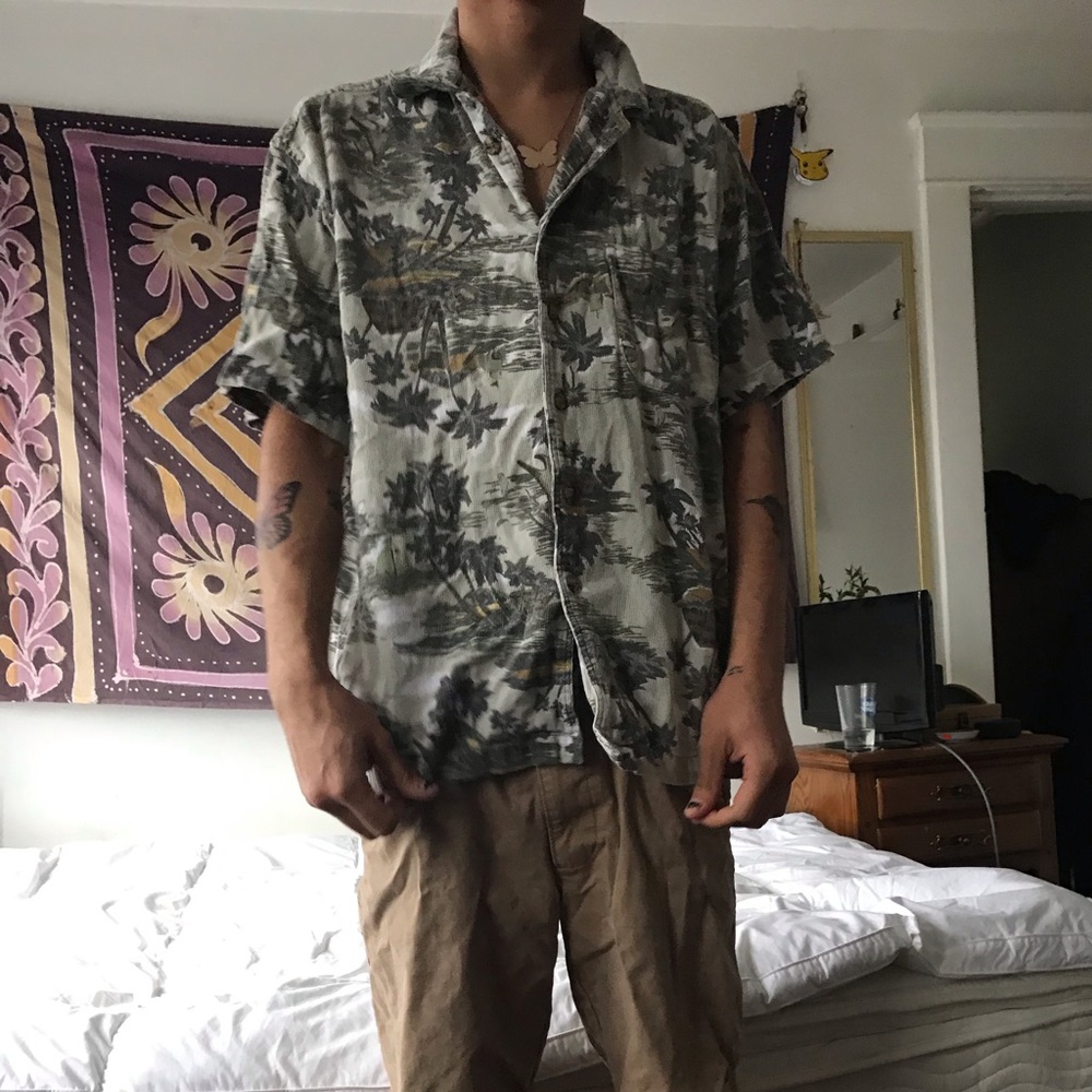 Awesome Vintage Hawaiian Shirt 🌴